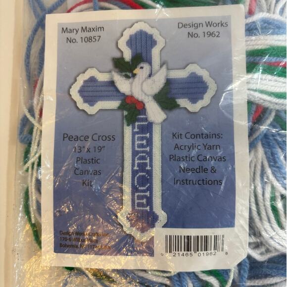 Vintage Design Works Peace Cross 13x19 Plastic Canvas Kit Sealed - Picture 1 of 3